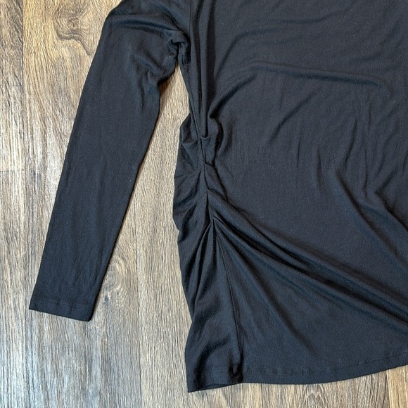 Banana Republic Boat Cut Neck & Off The Shoulder Sweater - Picture 2 of 5